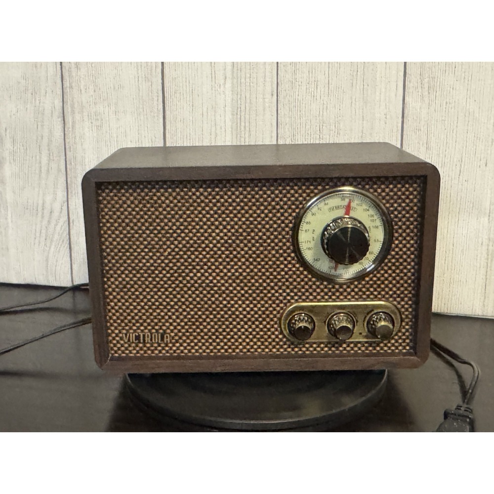 Victrola Retro Wood AM/FM Bluetooth Radio Old Fashioned Vintage Style Speaker